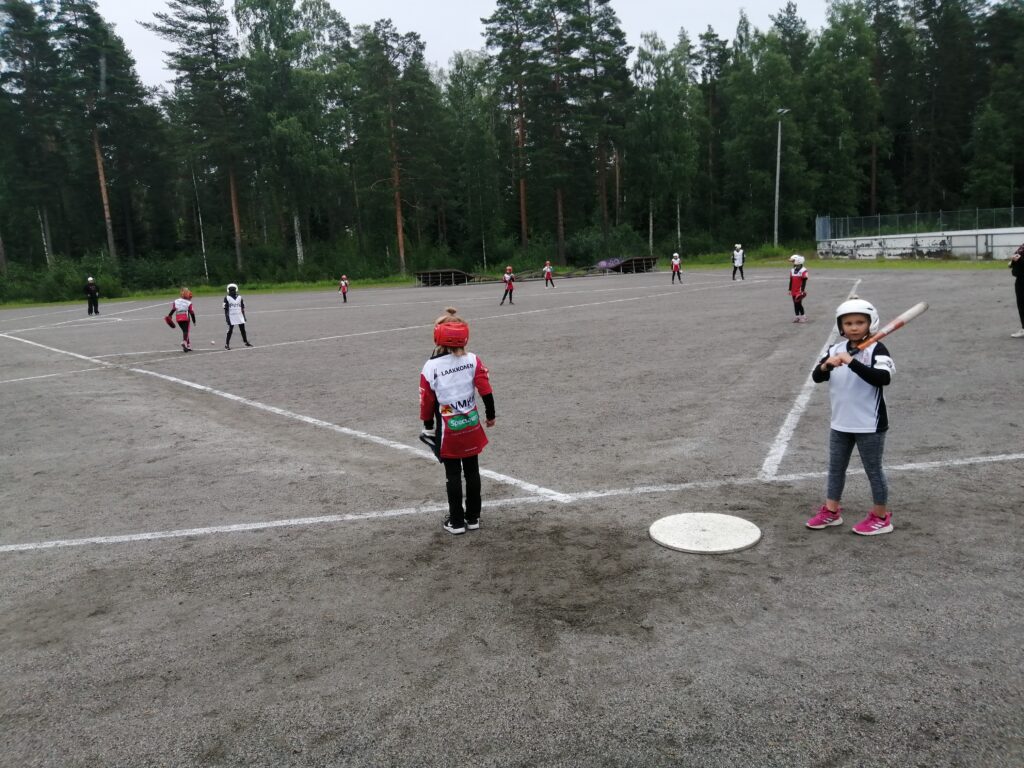 Liikuntatieteiden maisteri Sara Heimonen: Miksi Kirittärien ottelutapahtumiin osallistutaan?