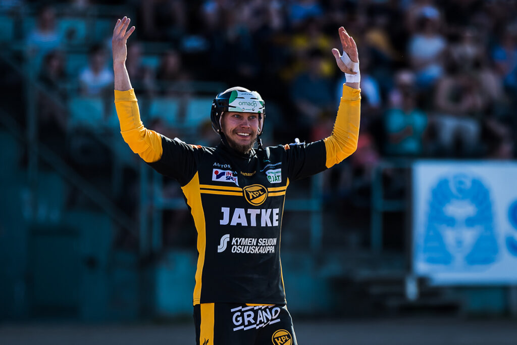 Kouvolan Pallonlyöjät tasoitti välieräsarjan – Juho Hacklin tälläsi ratkaisun