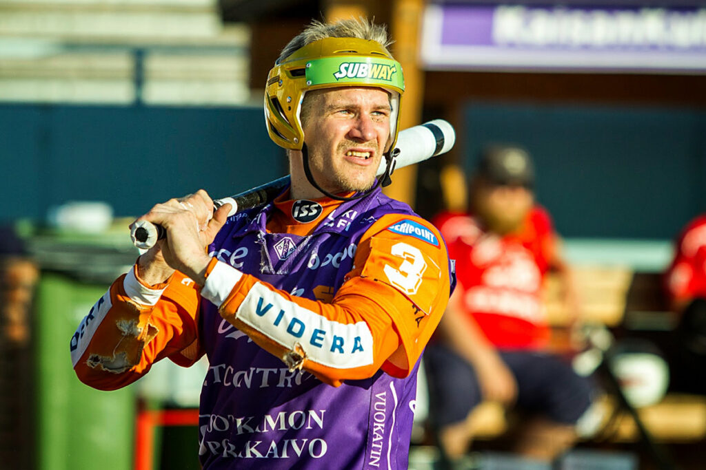 Antti Hartikainen Kouvolan Pallonlyöjiin – Valtteri Luomalle jatkosopimus