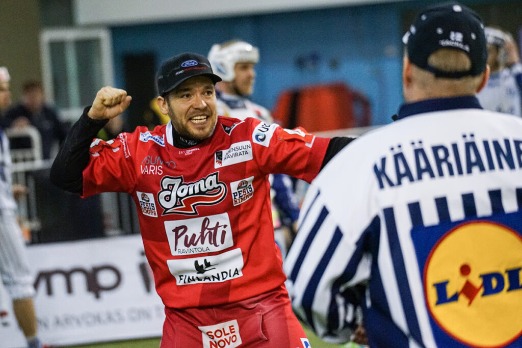 Miesten Superpesiksen valtikka pysyy Joensuussa, Vimpeli taipui Halli-SM-loppuottelussa