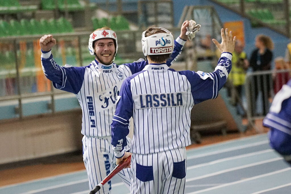Vimpelin Veto esitteli hurjan lyöntiarsenaalinsa Halli-SM-välierässä, Mikko Kanala johti ilotulitusta!