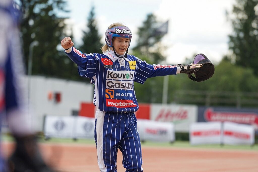 Itä-Länsi-viikonloppu käyntiin juoksujuhlilla – Idän B-pojat vahvassa vireessä!