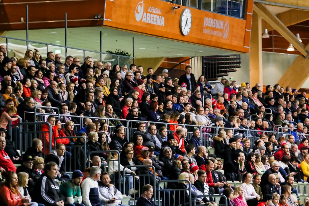 Kokoonpanot julki – täysi tupa ja isojen panosten paikallisottelu virittävät Joensuun perjantai-illan!