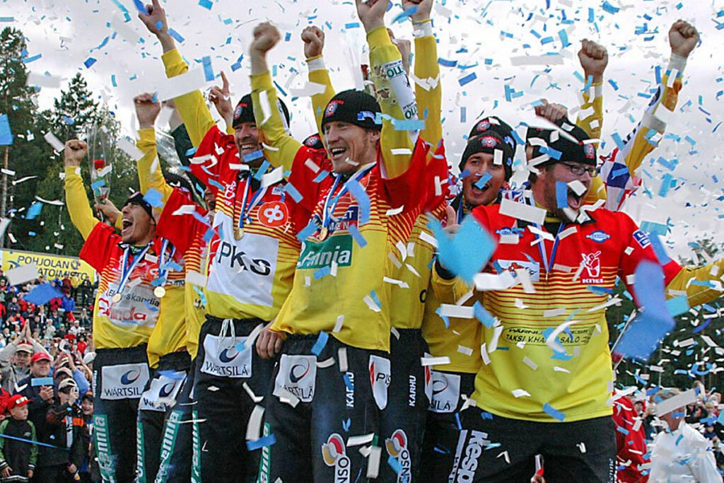 Kansallispelimme kasvot -dokumenttielokuva seuraa Toni Kohosta ja Kiteen Pallon mestaruuskautta 2005