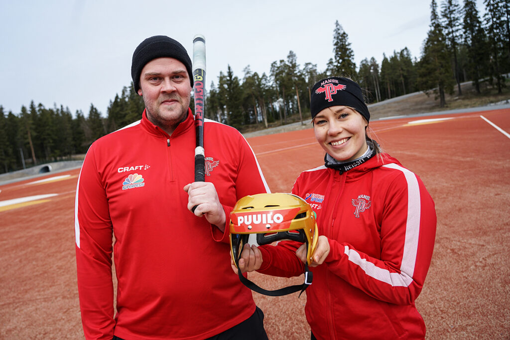 Video: Juha Niemi yllättyi itsekin Puuilopesistä-haasteessaan – osallistu ja voita Superpesiksen Puuilo-kultakypärä!