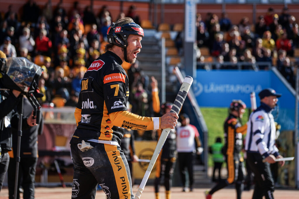 Pesisuutiset: Toni Kohonen kohtaa loppuottelussa monivuotisen seuransa Sotkamon Jymyn!
