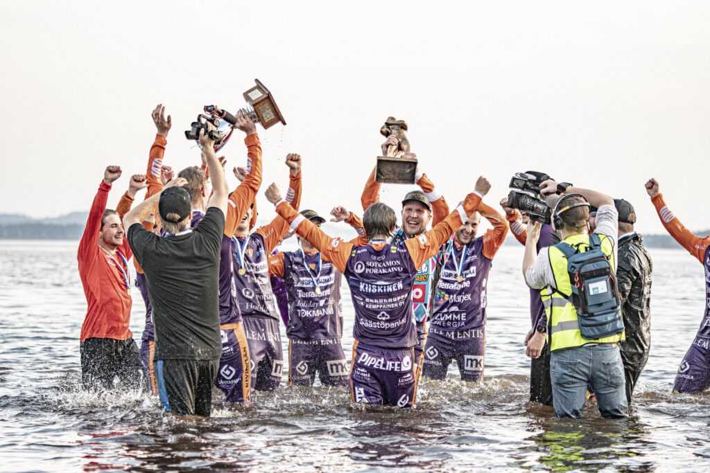 Poikkeusaikojen pesäpallojuhlaa välivuoden sijaan – päättyneen kauden läpiviennistä ollaan syystäkin iloisia!