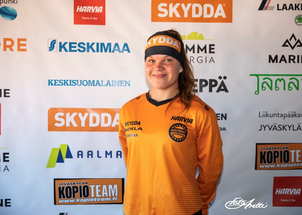 Suomen mestaruuden Kirittärissä voittanut Eveliina Rantonen jatkaa kaksi seuraavaa kautta Pesä Yseissä!