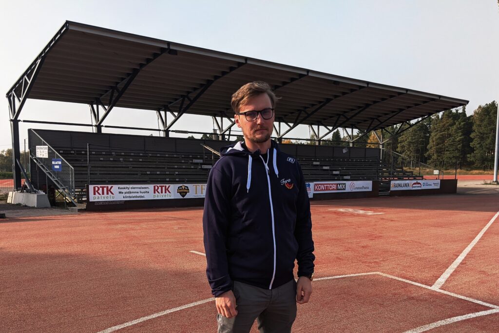 Erno Tuomainen Feran pelinjohtajaksi ja valmennuspäälliköksi – kuusi pelaajasopimusta Superpesikseen!