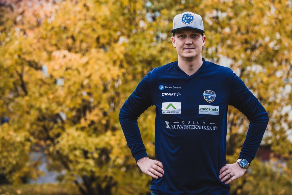Teemu Körkkö pelinjohtajaksi ja neljä pelaajaa kaksivuotisilla sopimuksilla Kempeleen Kiriin!