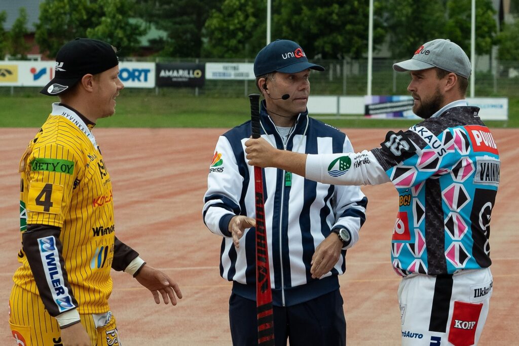 Antti Aine ja Jesse Mäkinen viheltävät miesten Itä-Länsi-ottelun