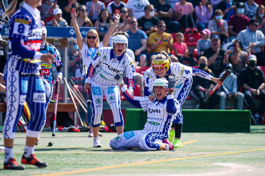 Go On Superjokerit takoivat ratkaisun – yli 3000 katsojaa todisti Lännen voittoa naisten arvo-ottelussa!