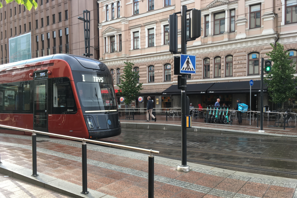 Helpompi saavutettavuus – superpesismatsiin pääsee nyt metrolla ja raitiovaunulla!