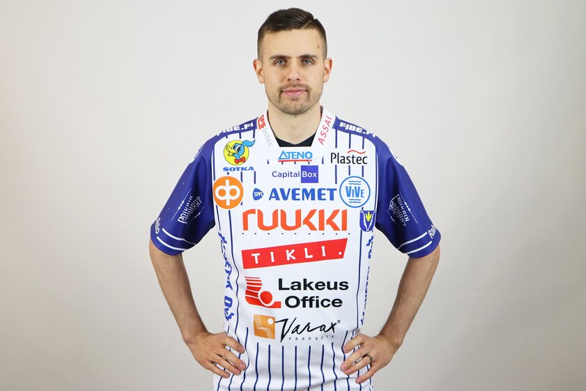 Teemu Kinnunen Vimpelin Vedon lukkariksi – seura julkaisi pelaajasopimuksen hulvattomalla videolla!