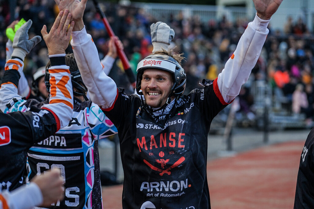 Urheilutoimittajain Liitto: Tuomas Jussila on vuoden 2021 paras pesäpalloilija!