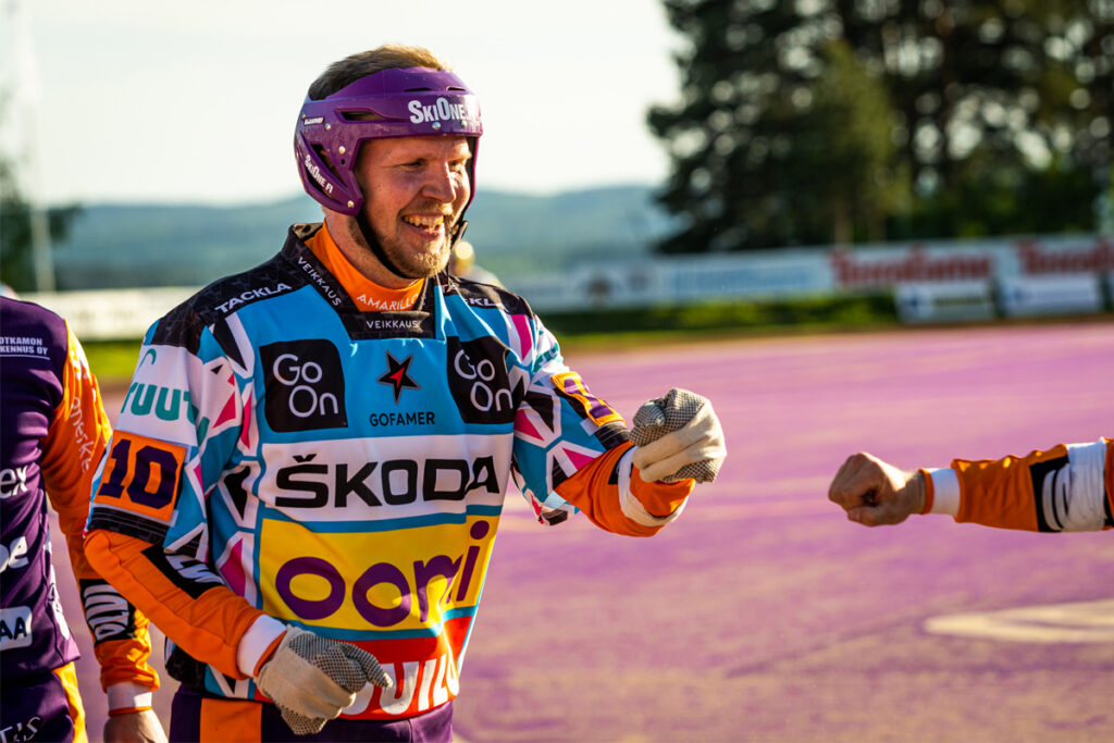 Lyöntihirmut Siri Eskola ja Roope Korhonen Oomin kuukauden pelaajiksi!