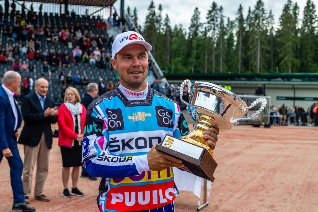 Sami Haapakoski on kaikkien aikojen ykkönen, mutta eroa on vain kaksi kärkilyöntiä!