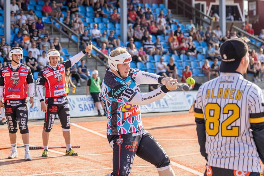 Petteri Kortelainen ja Maria Kaakinen äänestettiin Oomin kuukauden pelaajiksi!