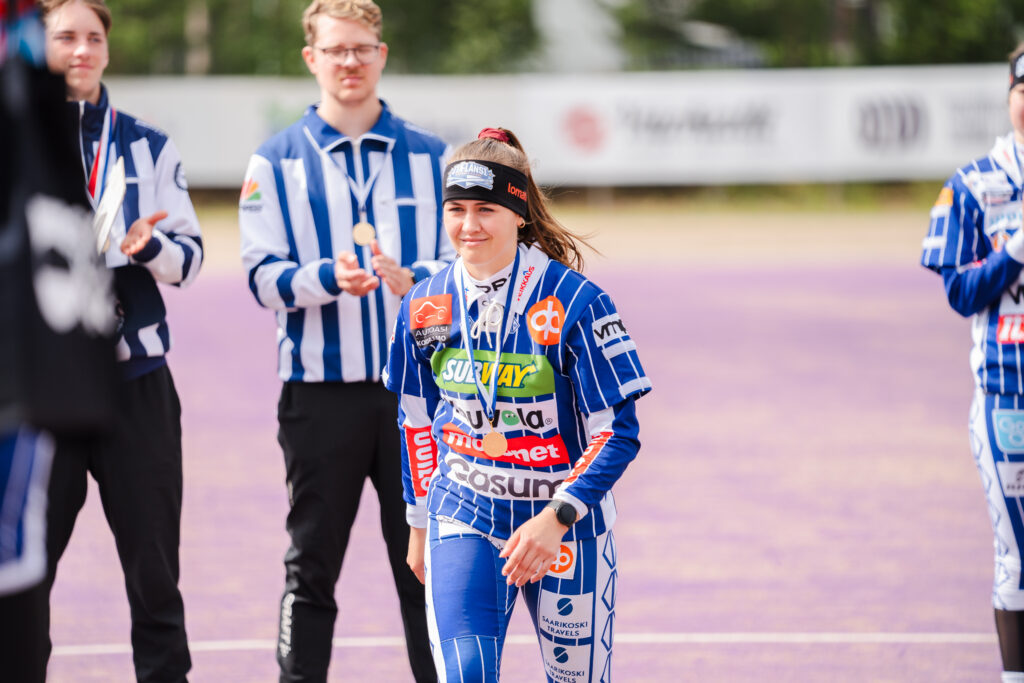 Tyttöjen Itä–Lännen kentän parhaan Charlotta Höglundin kotikunnassa ei ole pesäpalloseuraa: ”Olen palkinnosta hämilläni!”