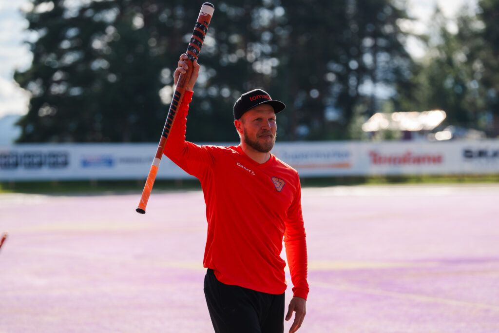 Karhu Tähtien Kisoissa Jymyn miehet korjasivat potin: Roope Korhonen kovin lyöjä, Iivari Vihannolla kaikkien aikojen kovin heitto