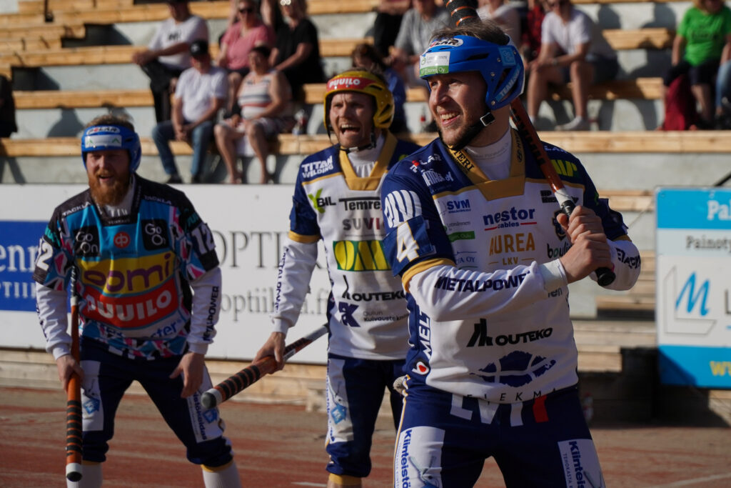 Antti Korhonen ja Aino-Kaisa Mantere ensi kertaa Superpesiksen kuukauden pelaajiksi