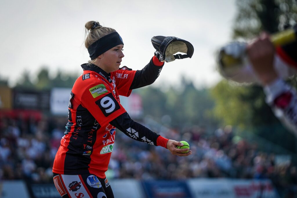 Henna Suominen Pesäkarhuihin, Vettenranta jatkaa Porissa