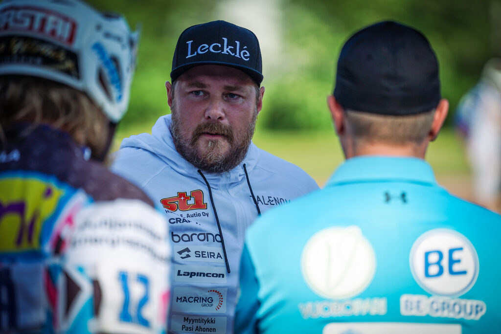 Tomi Niskanen Lapuan Virkiän valmennustiimiin, Mäkelä ja Viinamäki jatkavat