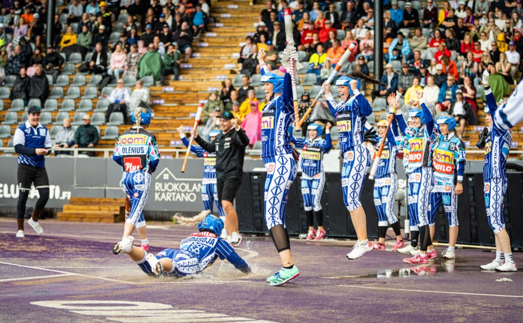 Supervuoro jää historiaan pesäpallon ylimpien sarjatasojen runkosarjaotteluissa
