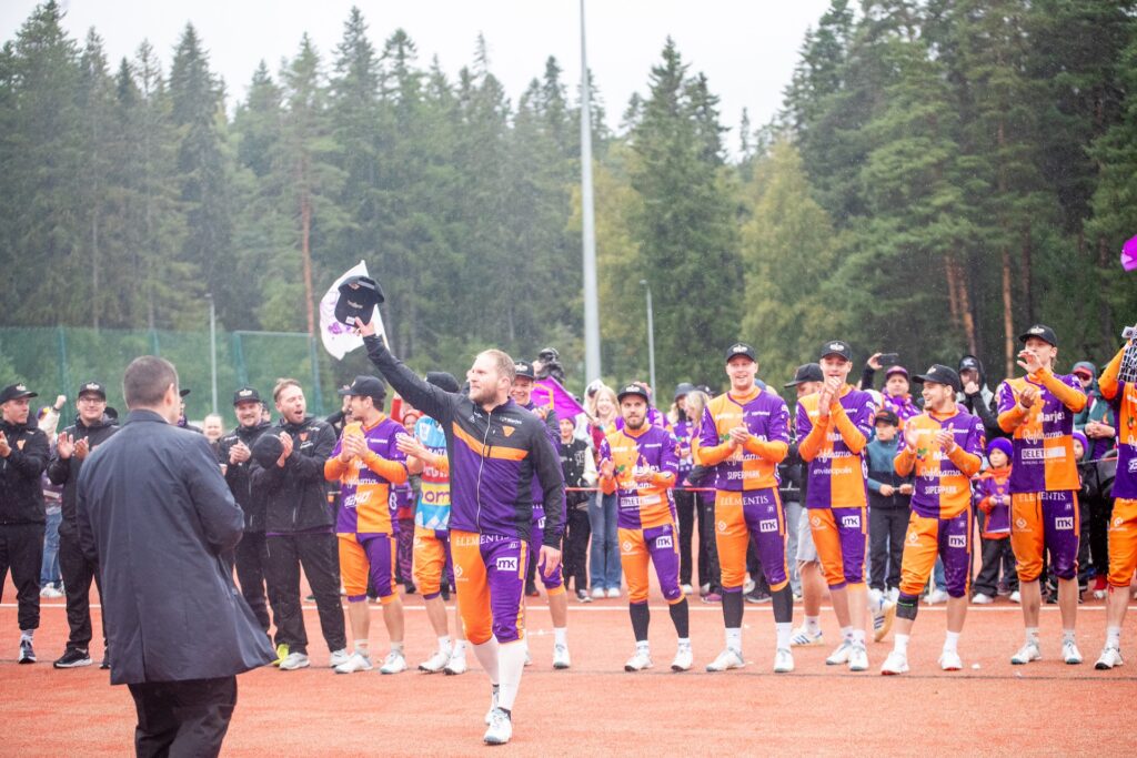 Miten joukkueiden loppusijoitukset määräytyvät Superpesiksessä?