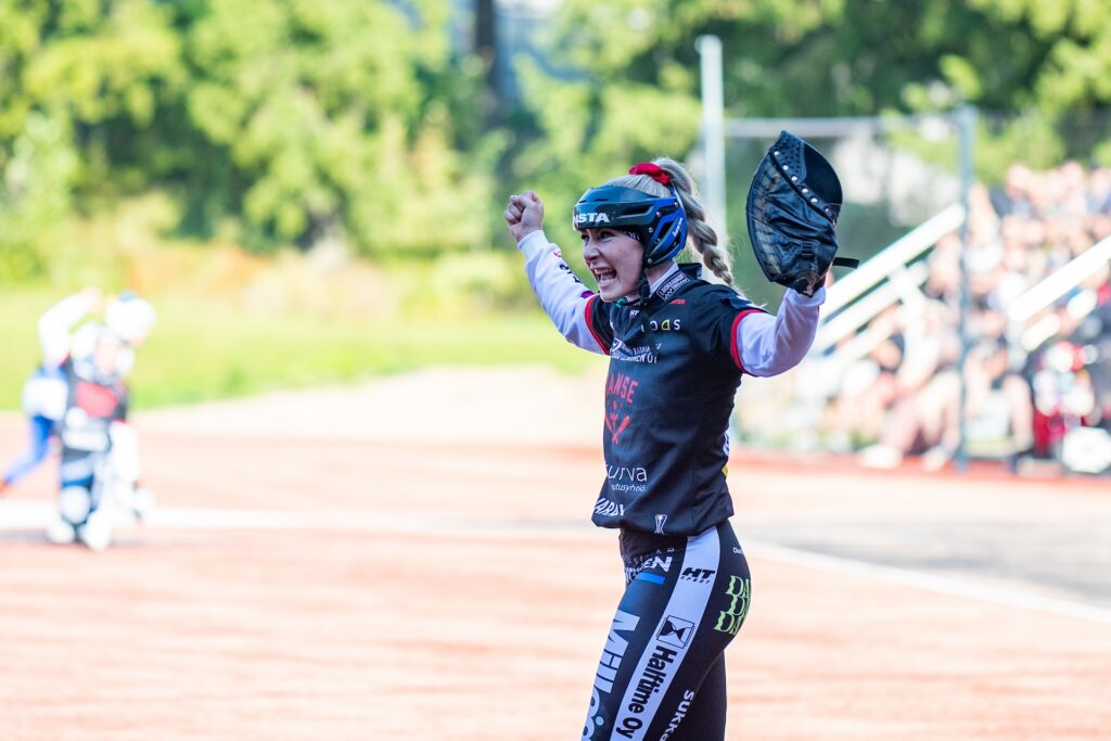 Urheilutoimittajat: Saaga-Angelia Raudasoja on pesäpallon paras!