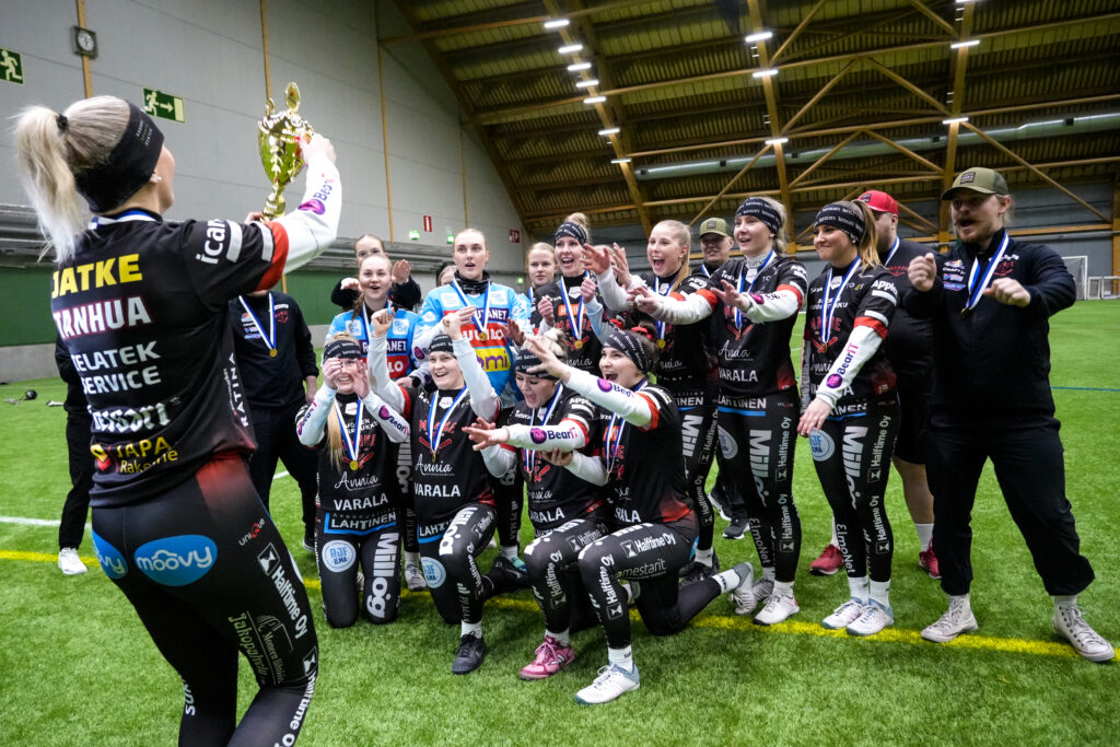 Manse juhlii talvisuperin mestaruutta – Jussittarille historiallinen mitali