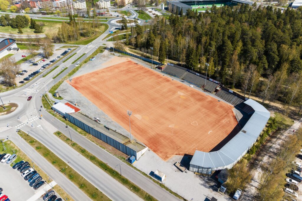Pesäpallon olosuhteet ottivat aimo harppauksen eteenpäin Vaasassa
