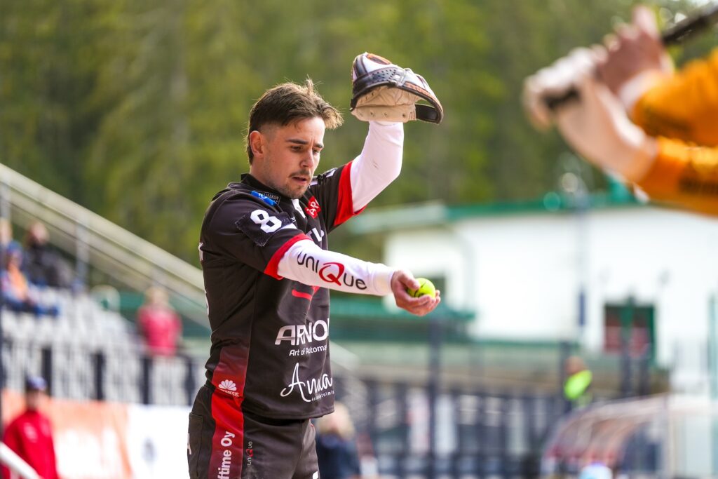 Isä ja poika Itä-Länteen – Aapo Komulainen yleisöäänestyksen ääniharava