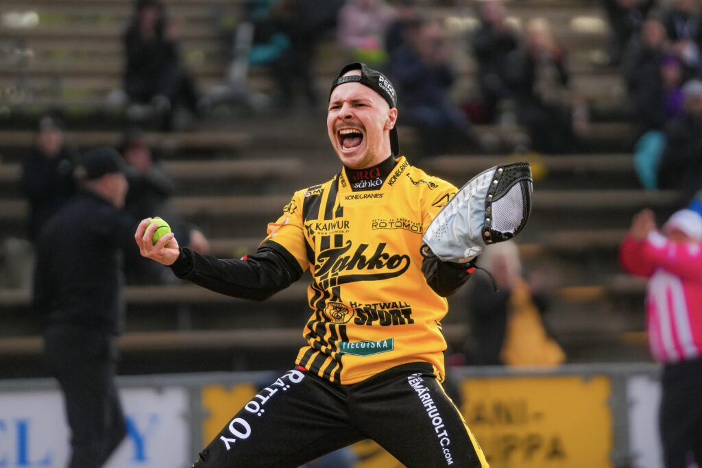 Petteri Alanen ja Aino-Kaisa Mantere Oomin kuukauden pelaajiksi
