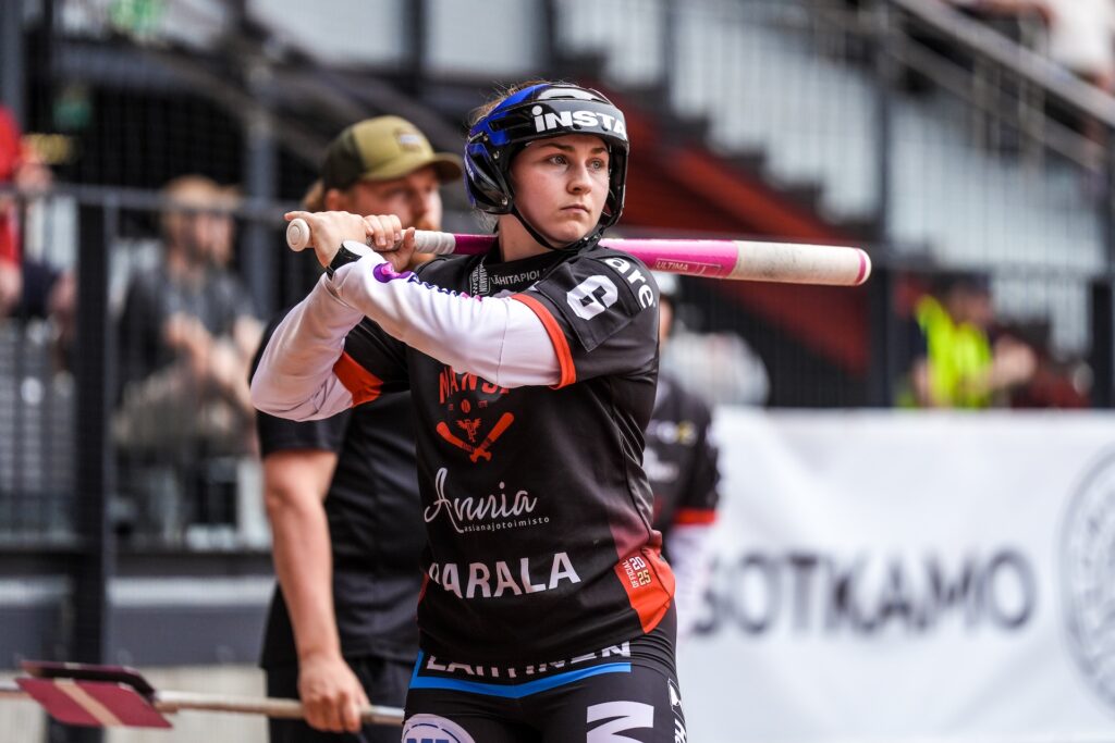 Johanna Ylöstalo uransa ensimmäiseen Itä-Länteen