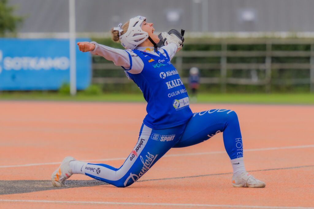 Lippo Naiset ensimmäisellä Superpesis-kaudellaan puolivälieriin!