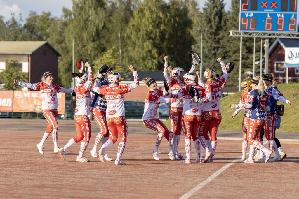 Naisten loppuottelussa heti yleisöennätys? – Avausottelussa valtava panos!